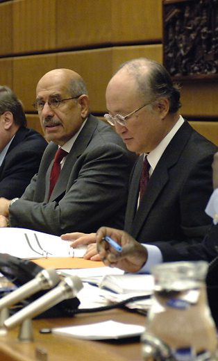 020206_IAEA_Director_General_ElBaradei_Olli_Heinonen_Japan_Ambassador_Yukiya_Amano_Photo_Credit_D._Calma_-_IAEA