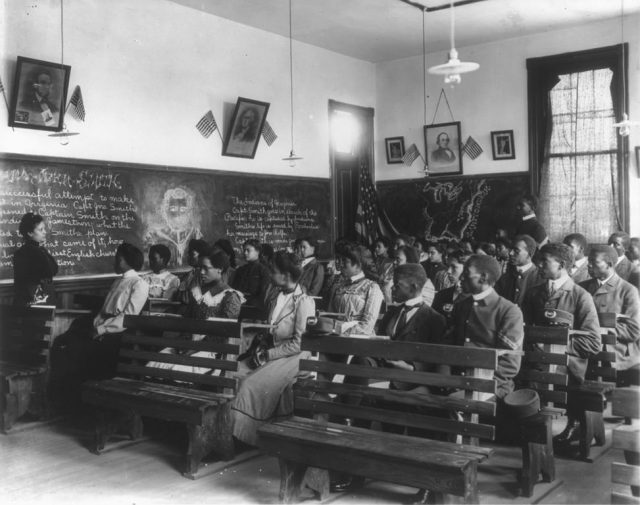 973px-History_class_at_Tuskegee