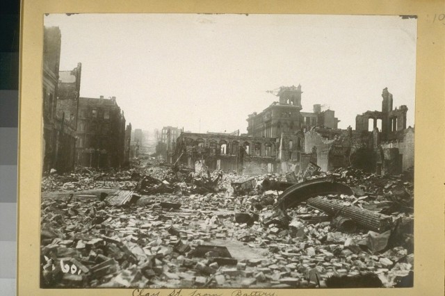 Destruction on San Francisco's Clay Street after the 1906 earthquake (UC Berkeley, Bancroft Library)