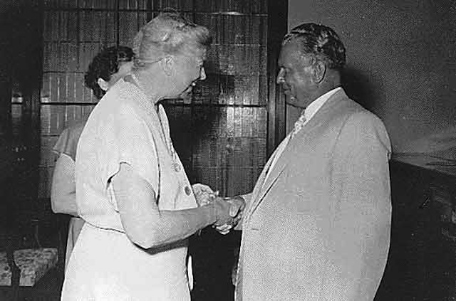 Josip Broz Tito greeting former American first lady Eleanor Roosevelt during her July 1953 visit to the Brijuni islands, PR Croatia, FPR Yugoslavia. Via Wikipedia.