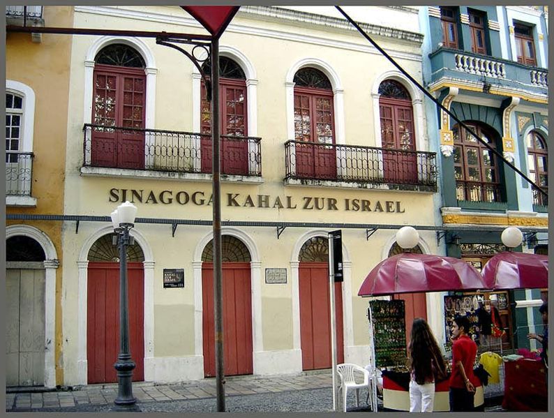794px-Sinagoga-kahal-zur-israel-recife