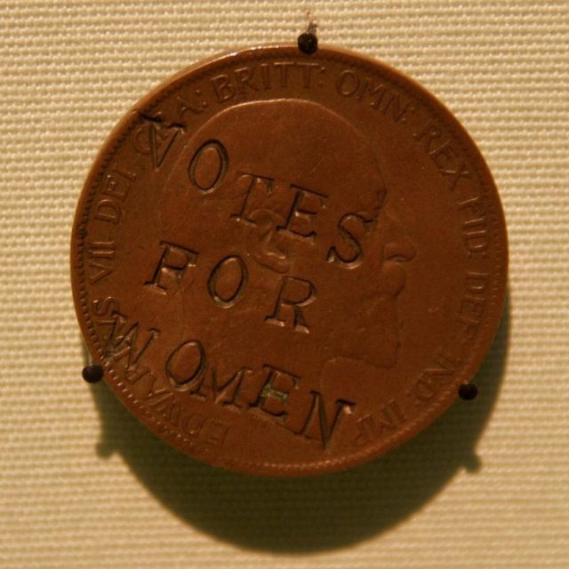 a history of the world in 100 objects credit card