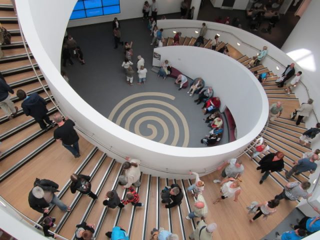 Museum_of_Liverpool_spiral_staircase