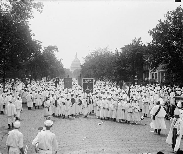 Formation_of_K.K.K._parade,1925