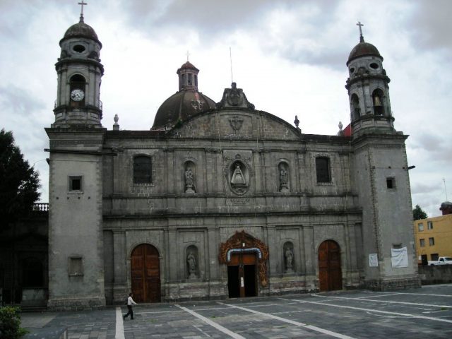 Photograph of the front facade of the Church of La Soledad in Mexico City, Mexico