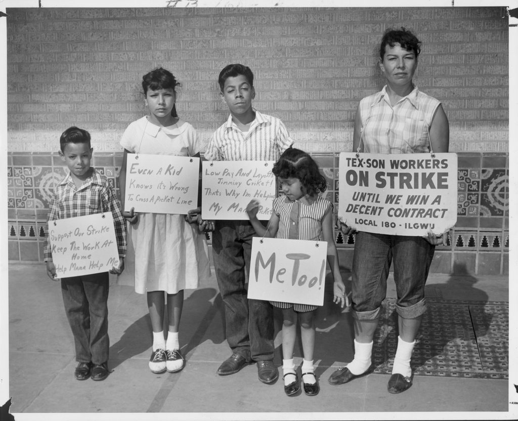 Black and white image of Helen Martinez and her four children in San Antonio, Texas