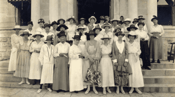 Black and white image of women Register to Vote in Travis County, 1918
