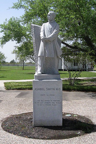 Image of a statue of Ashbel Smith in Baytown, Texas