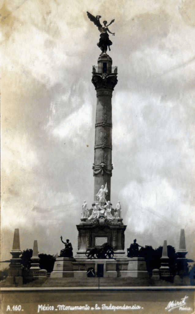 Monumento a la Independencia, photograph by Félix Miret (1910)  