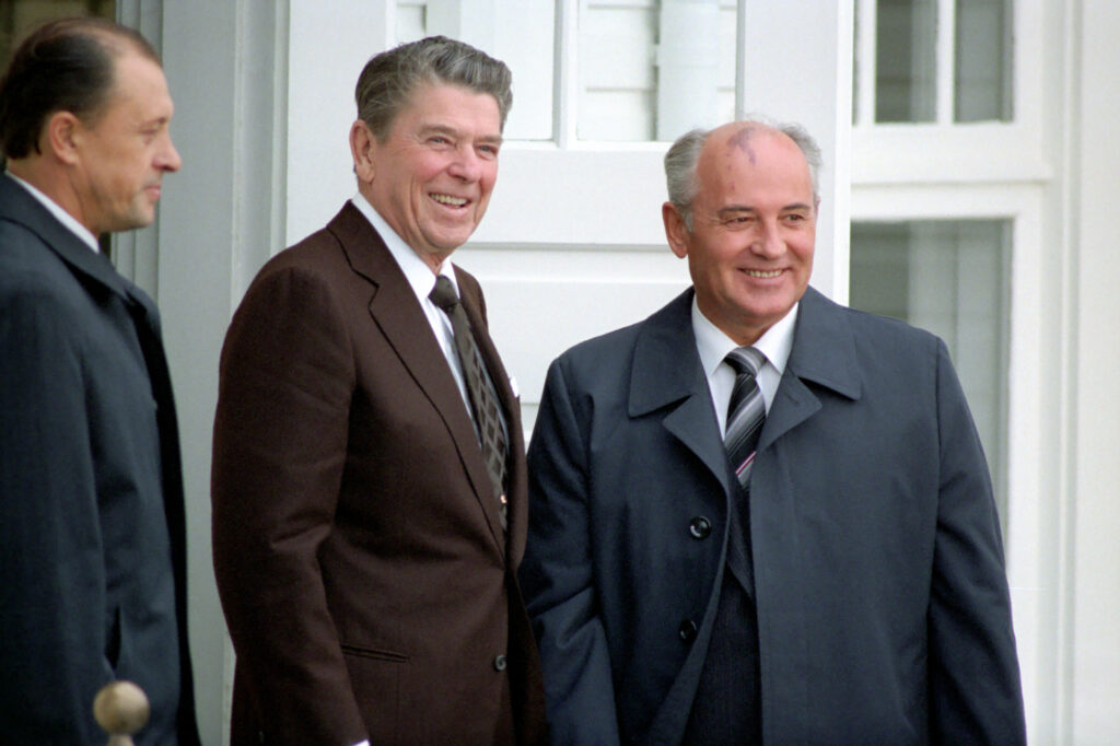 Reagan and Mikhail Gorbachev, October 1986. 