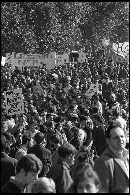 Large crowd at a National Mobilization to End the War in Vietnam direct action demonstration, Washington, D.C.