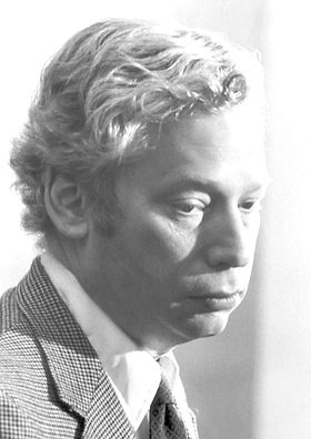 Black and white headshot of Steven Weinberg